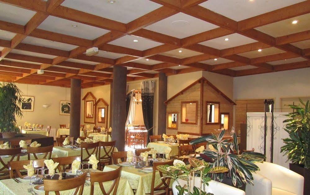 Hotel Du Hameau Allos Esterno foto